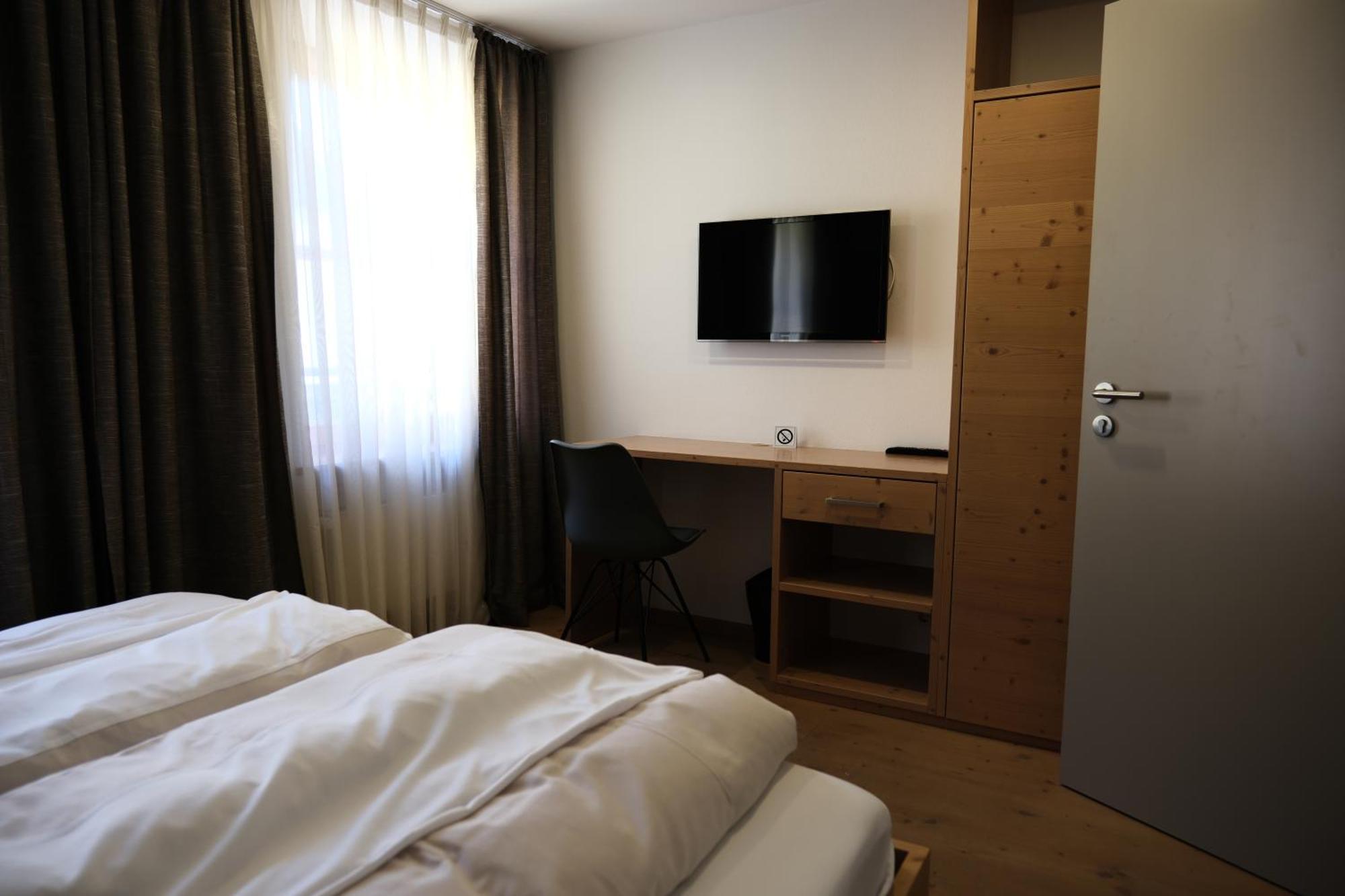 "Beim Butz" Hotell Worth an der Donau Exteriör bild